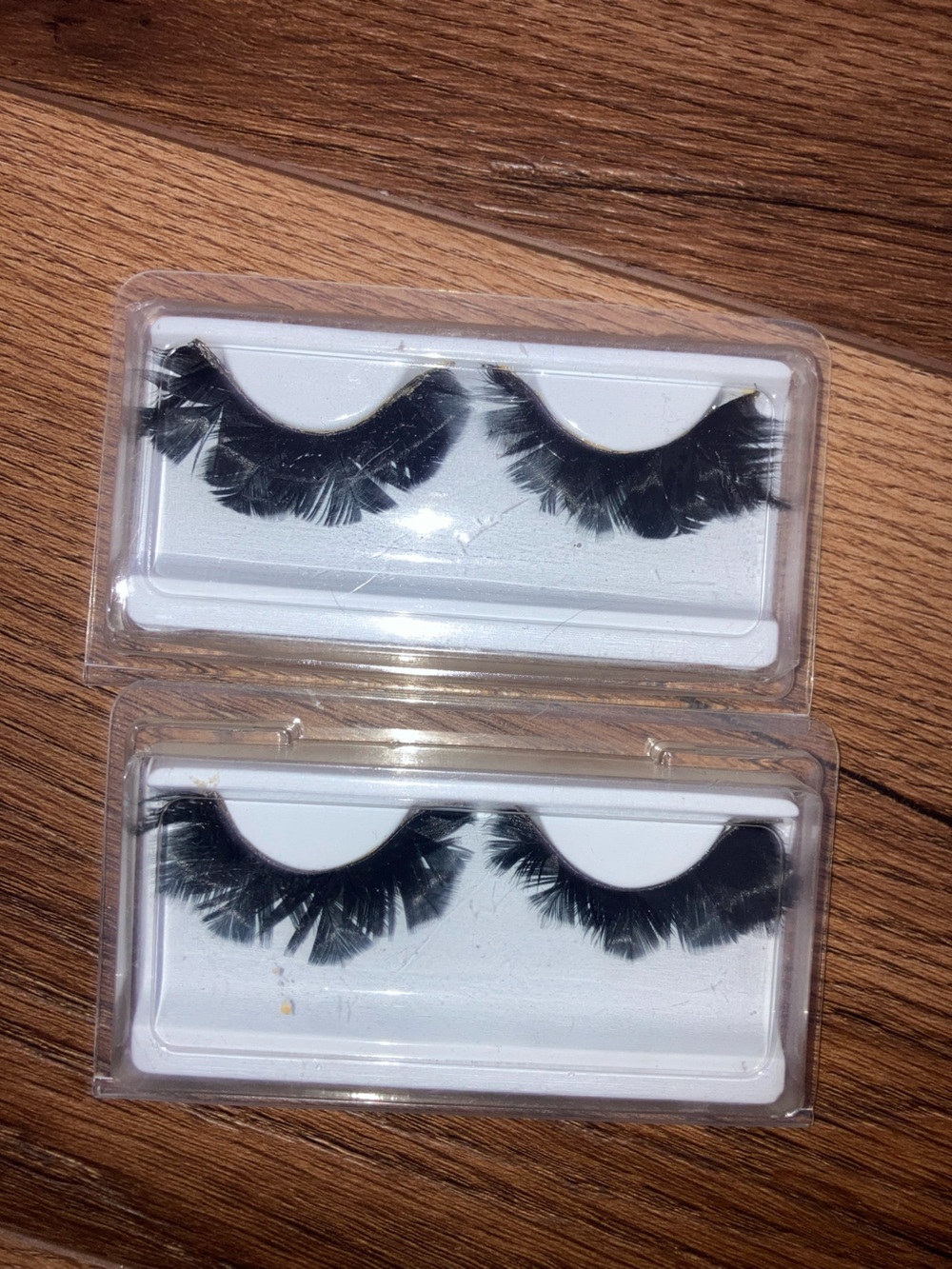 Feather black false eyelashes